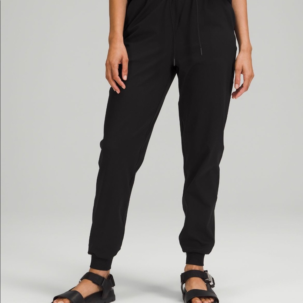 Lululemon Luxtreme High Rise Jogger - WORN ONCE!